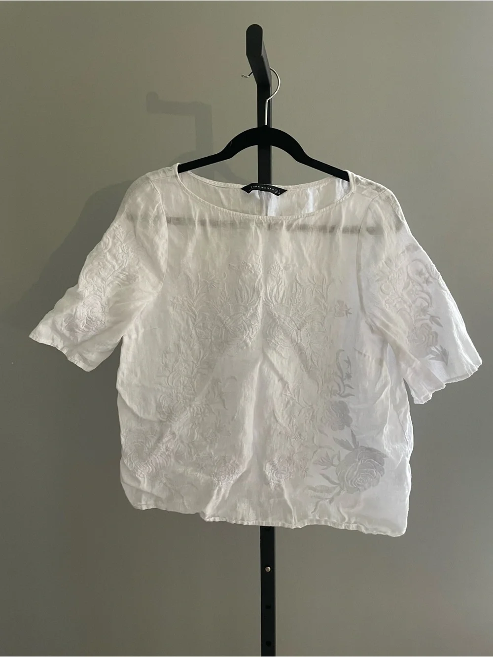 Zara Woman White Embroidered Blouse Size Medium